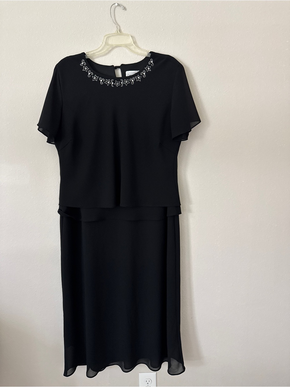 Dani MaxElegant Black Midi Dress with Embellished Neckline size 16
